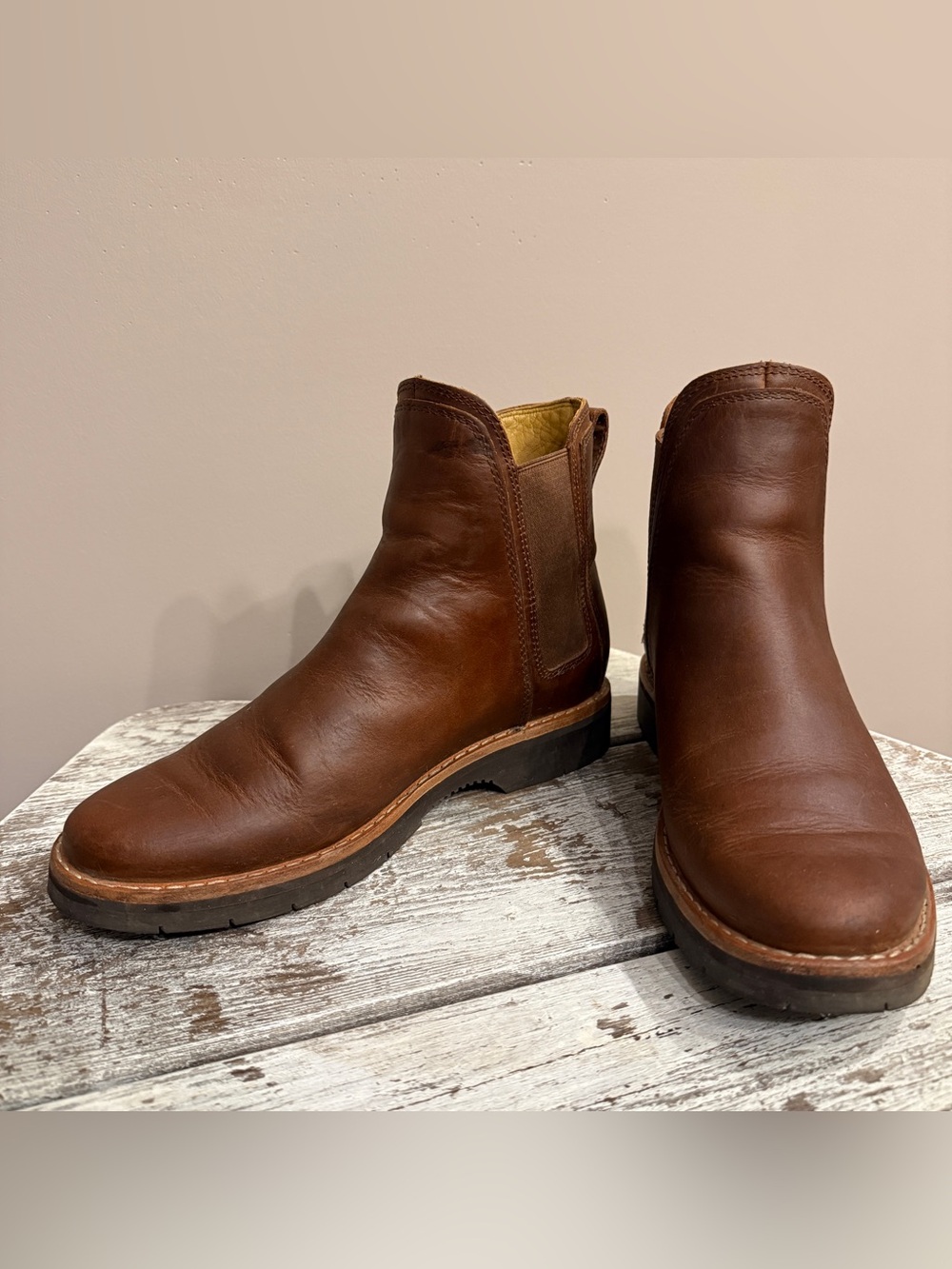 Roots Women’s Brown Leather Chelsea Boots
